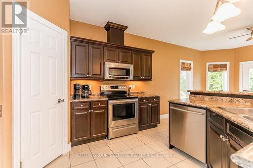 80 O'Neill Circ, Springwater, ON - Indoor Photo Showing Kitchen