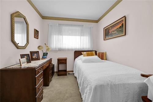 58 Callie Road, Hamilton, ON - Indoor Photo Showing Bedroom