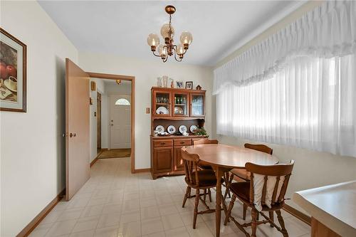 58 Callie Road, Hamilton, ON - Indoor Photo Showing Dining Room