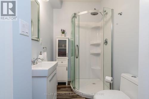 641 Bay St, Midland, ON - Indoor Photo Showing Bathroom