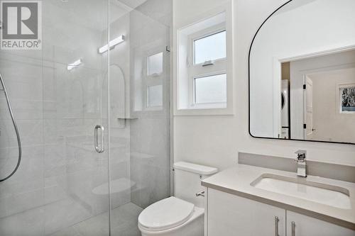 3 2732 E 56Th Avenue, Vancouver, BC - Indoor Photo Showing Bathroom