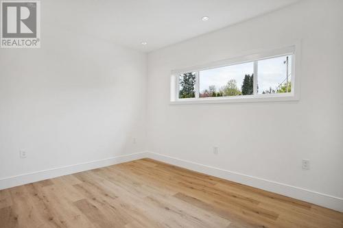 3 2732 E 56Th Avenue, Vancouver, BC - Indoor Photo Showing Other Room