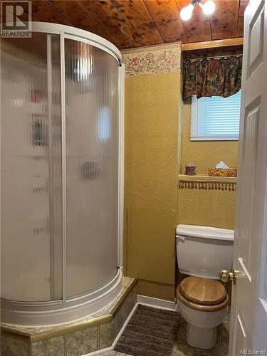 122 Tardy Avenue, Miramichi, NB - Indoor Photo Showing Bathroom