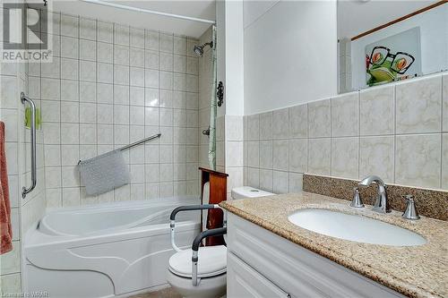 611 Garden Street, Cambridge, ON - Indoor Photo Showing Bathroom