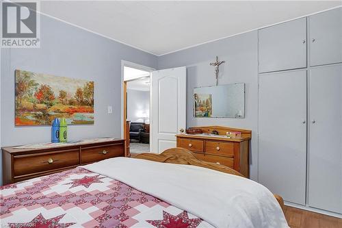 611 Garden Street, Cambridge, ON - Indoor Photo Showing Bedroom
