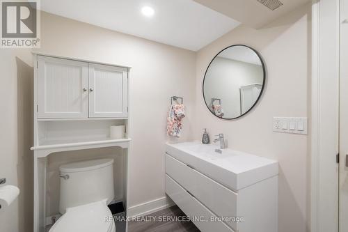 8 Garfield Cres, Brampton, ON - Indoor Photo Showing Bathroom