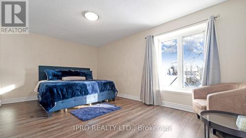 2545 Folkway Dr, Mississauga, ON - Indoor Photo Showing Bedroom
