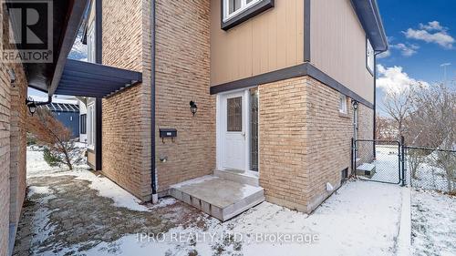 2545 Folkway Dr, Mississauga, ON - Outdoor With Exterior
