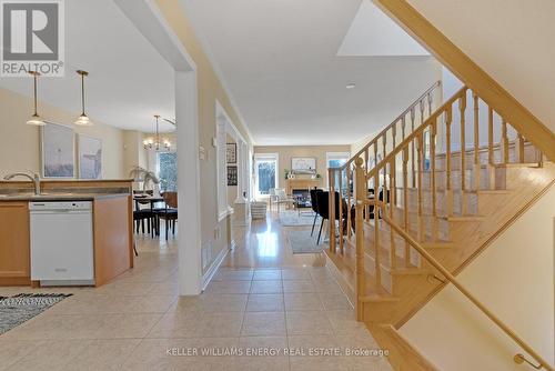 27 Tracey Crt, Whitby, ON - Indoor Photo Showing Other Room