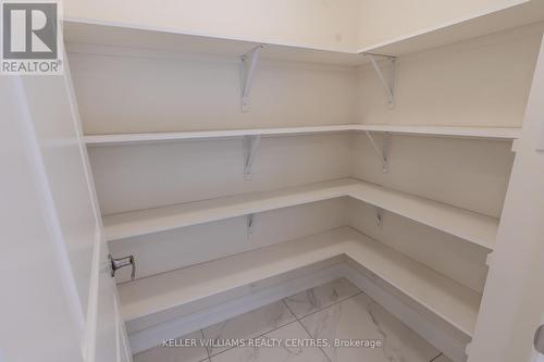 510 New England Crt, Newmarket, ON - Indoor With Storage