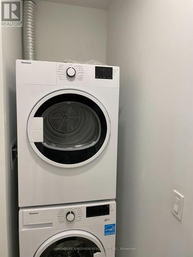 5508 - 5 Buttermill Avenue, Vaughan, ON - Indoor Photo Showing Laundry Room