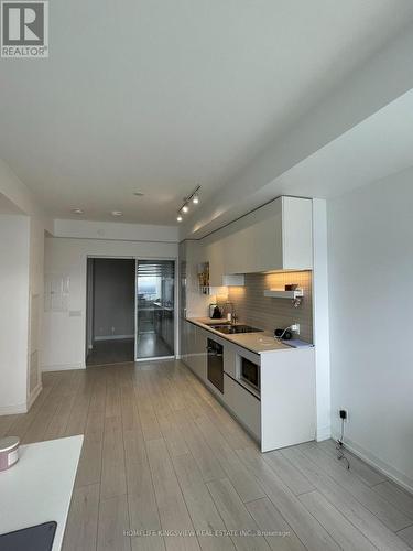 #5508 -5 Buttermill Ave, Vaughan, ON - Indoor Photo Showing Kitchen