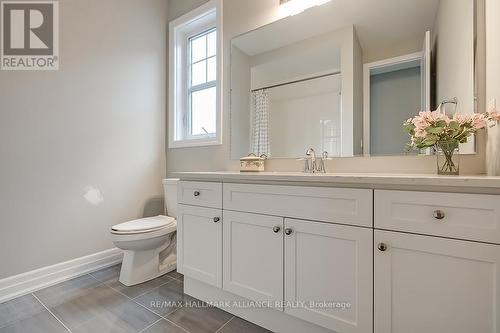 282 Bethpage Dr, Oakville, ON - Indoor Photo Showing Bathroom