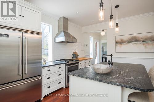 35 Bower St, Halton Hills, ON - Indoor Photo Showing Kitchen With Upgraded Kitchen