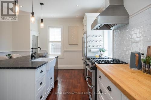 35 Bower St, Halton Hills, ON - Indoor Photo Showing Kitchen