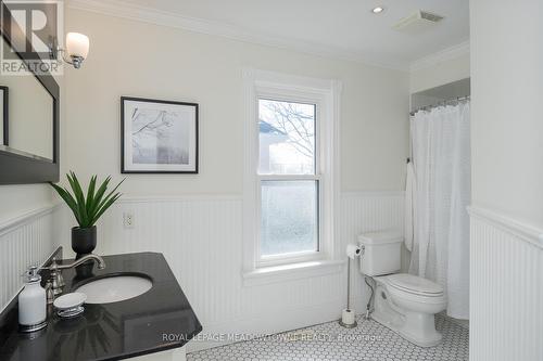 35 Bower St, Halton Hills, ON - Indoor Photo Showing Bathroom