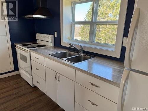 1738 Rte 560, Deerville, NB - Indoor Photo Showing Kitchen With Double Sink