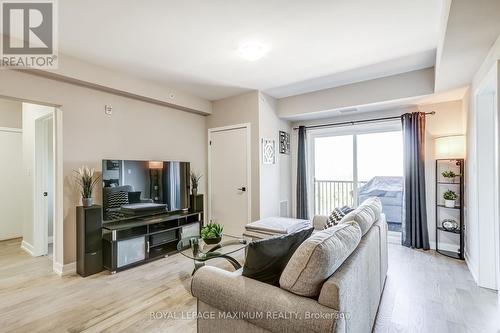 #305 -10 Culinary Lane, Barrie, ON - Indoor Photo Showing Living Room