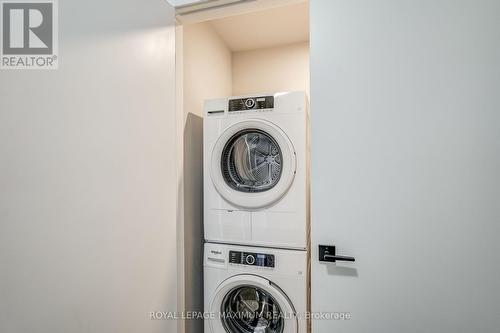 #305 -10 Culinary Lane, Barrie, ON - Indoor Photo Showing Laundry Room
