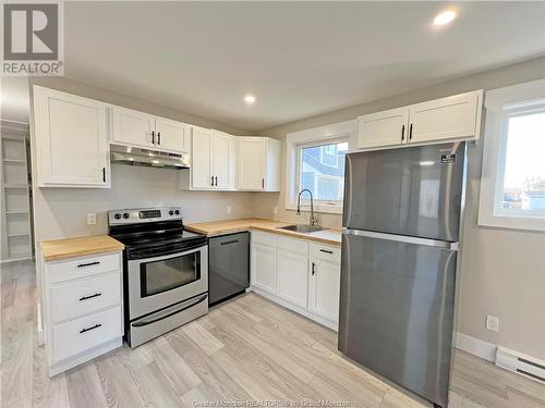 166 Melville St, Moncton, NB - Indoor Photo Showing Kitchen With Stainless Steel Kitchen