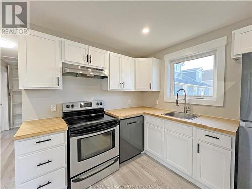 166 Melville St, Moncton, NB - Indoor Photo Showing Kitchen With Stainless Steel Kitchen