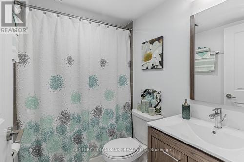 #412 -30 Meadowglen Pl, Toronto, ON - Indoor Photo Showing Bathroom