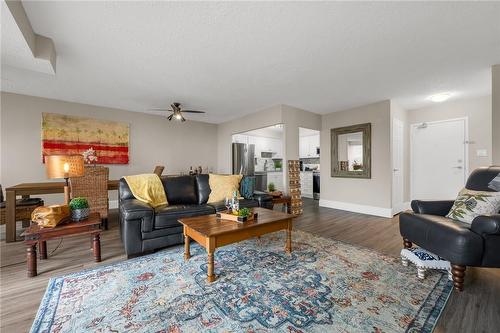500 Green Road|Unit #206, Stoney Creek, ON - Indoor Photo Showing Living Room