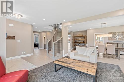 556 Shoreway Drive, Ottawa, ON - Indoor Photo Showing Living Room