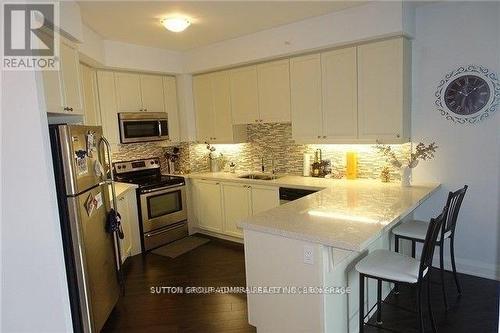405 - 24 Woodstream Boulevard, Vaughan, ON - Indoor Photo Showing Kitchen With Stainless Steel Kitchen With Upgraded Kitchen