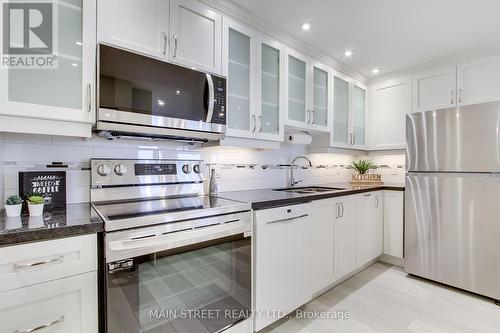 #316 -155 Main St N, Newmarket, ON - Indoor Photo Showing Kitchen With Stainless Steel Kitchen