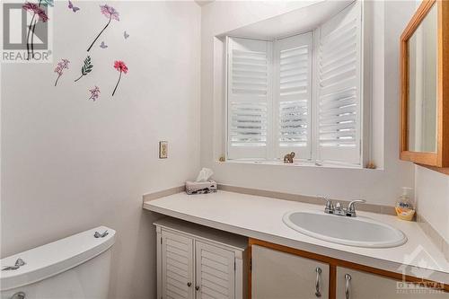 6043 Valley Field Crescent, Ottawa, ON - Indoor Photo Showing Bathroom