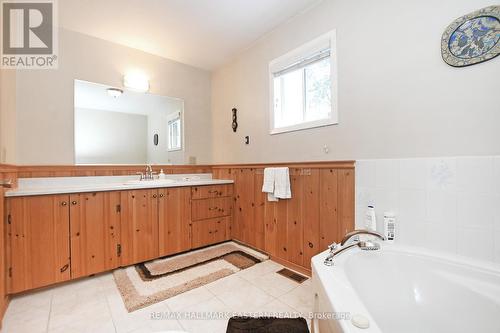 326 Indian Point Road, Kawartha Lakes (Coboconk), ON - Indoor Photo Showing Bathroom