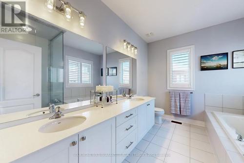 1107 Harden Tr, Newmarket, ON - Indoor Photo Showing Bathroom