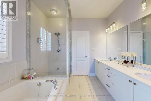 1107 Harden Trail, Newmarket, ON - Indoor Photo Showing Bathroom
