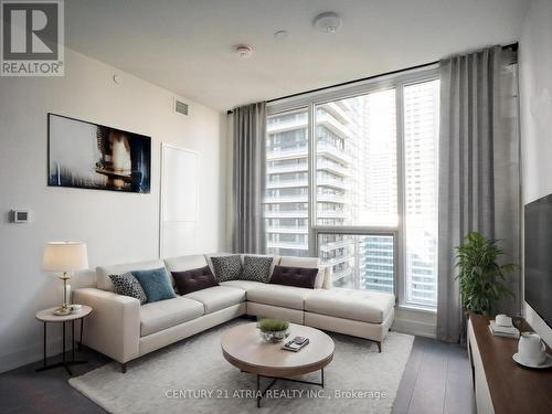 2013 - 35 Mercer Street, Toronto, ON - Indoor Photo Showing Living Room