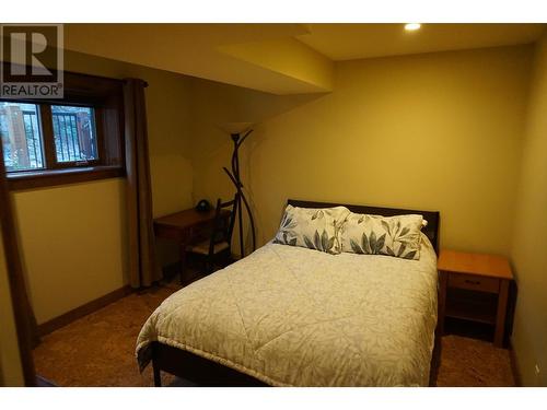 4937 Aspen Grove Place, Fairmont Hot Springs, BC - Indoor Photo Showing Bedroom