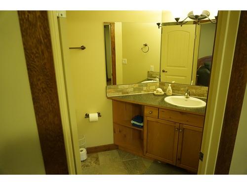 4937 Aspen Grove Place, Fairmont Hot Springs, BC - Indoor Photo Showing Bathroom