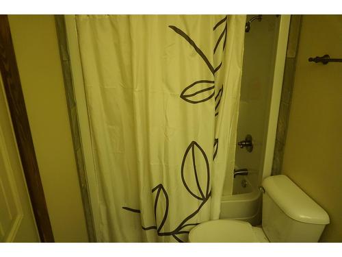 4937 Aspen Grove Place, Fairmont Hot Springs, BC - Indoor Photo Showing Bathroom