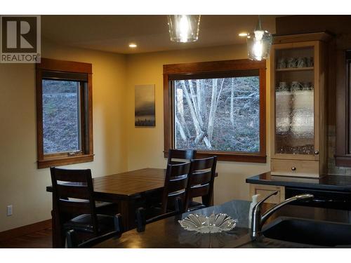 4937 Aspen Grove Place, Fairmont Hot Springs, BC - Indoor Photo Showing Dining Room