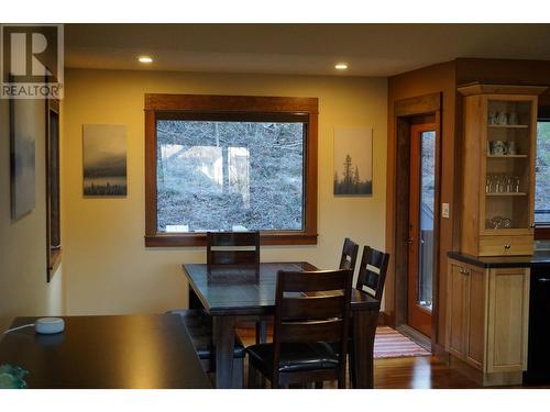 4937 Aspen Grove Place, Fairmont Hot Springs, BC - Indoor Photo Showing Dining Room