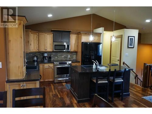 4937 Aspen Grove Place, Fairmont Hot Springs, BC - Indoor Photo Showing Kitchen