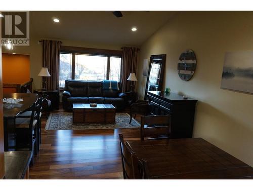 4937 Aspen Grove Place, Fairmont Hot Springs, BC - Indoor Photo Showing Living Room