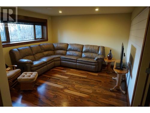 4937 Aspen Grove Place, Fairmont Hot Springs, BC - Indoor Photo Showing Living Room