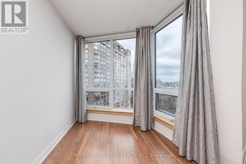 #2008 -1055 Bay St, Toronto, ON - Indoor Photo Showing Other Room
