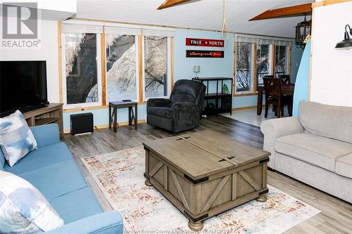 4228 Deep Bay Road, Minden, ON - Indoor Photo Showing Living Room