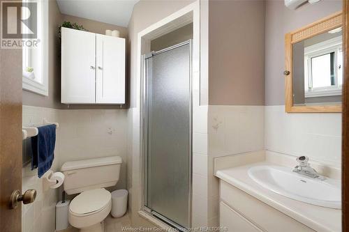 2920 Northway Avenue, Windsor, ON - Indoor Photo Showing Bathroom