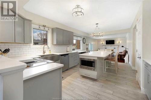 2920 Northway Avenue, Windsor, ON - Indoor Photo Showing Kitchen With Upgraded Kitchen