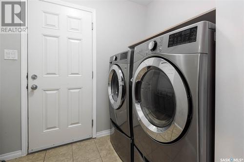 7806 Sparrow Street, Regina, SK - Indoor Photo Showing Laundry Room