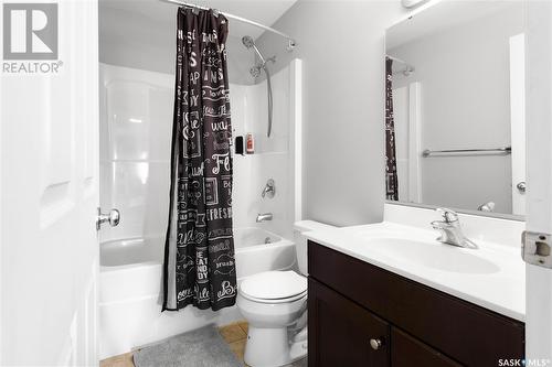 7806 Sparrow Street, Regina, SK - Indoor Photo Showing Bathroom