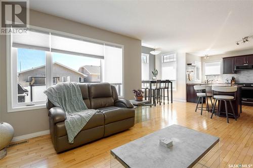 7806 Sparrow Street, Regina, SK - Indoor Photo Showing Living Room